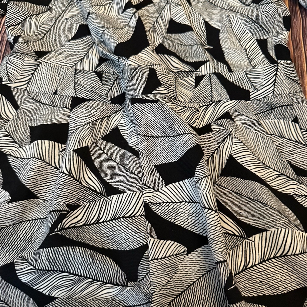 Loft Leaf Patterned Romper - Picture 2 of 5